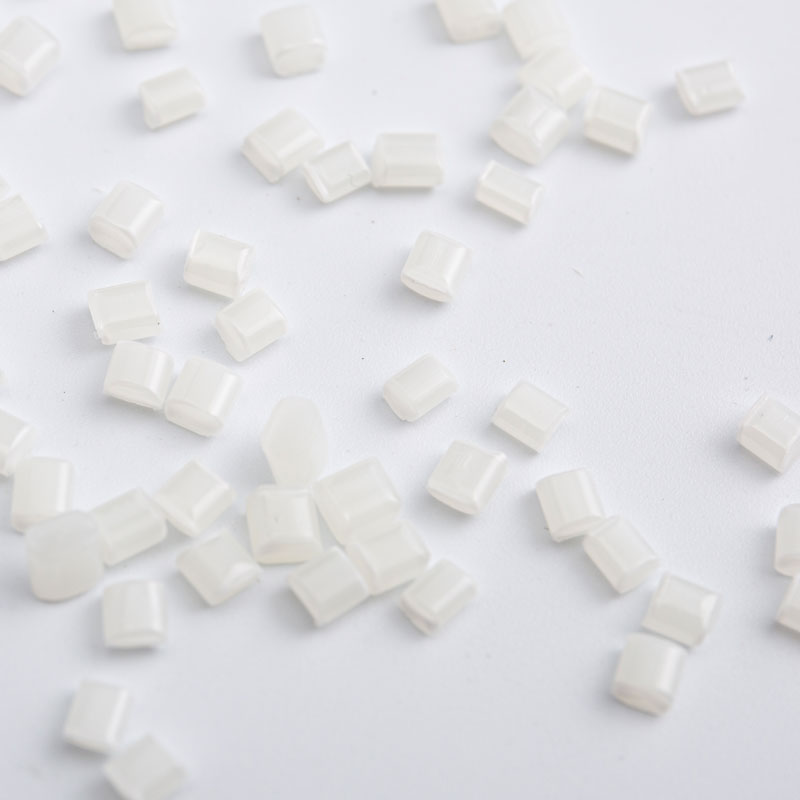 Pellets de plástico PA66 de baja densidad de humo, retardantes de llama y sin halógenos